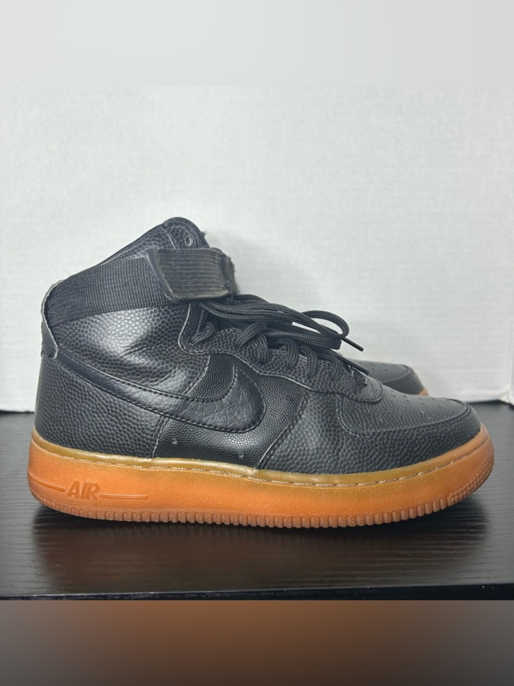 Nike Air Force 1 High Black Gum Sole Womens 7.5 Leather Sneakers 860544-002